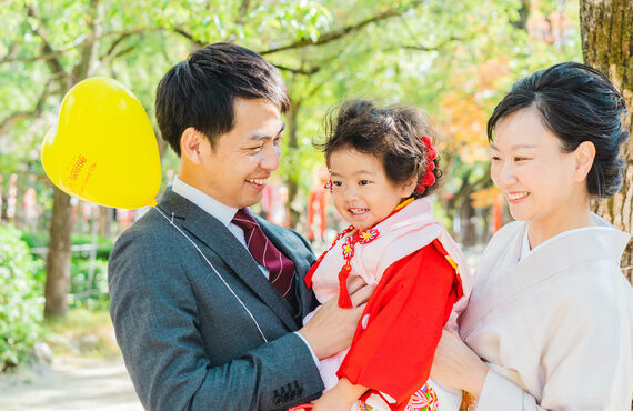 明石市での七五三の記念写真を撮影いたします | 神戸で出張撮影を行うTsumugraphy